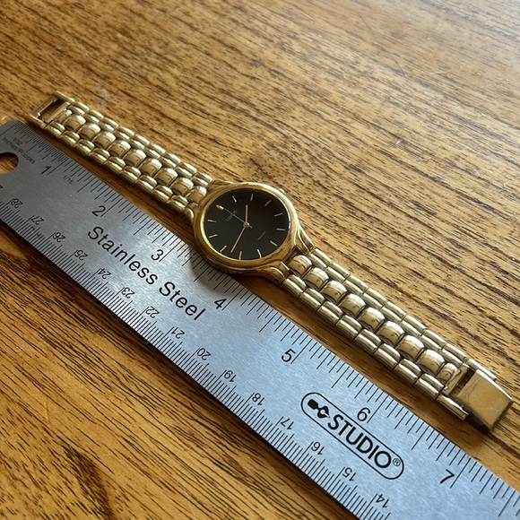Lorus (Seiko) V501-6J10 Unisex Watch - Picture 6 of 11
